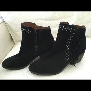 Lucky Brand Black Suede Ankle Boots Sz 7.fringe